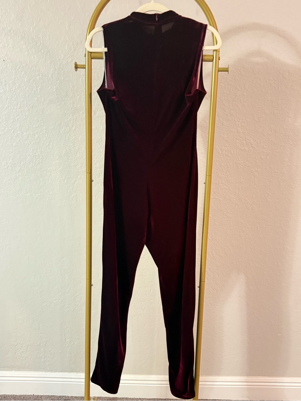 NWT Fashion Nova Catch Me Inside Velvet Jumpsuit Burgundy -Large - Picture 2 of 4